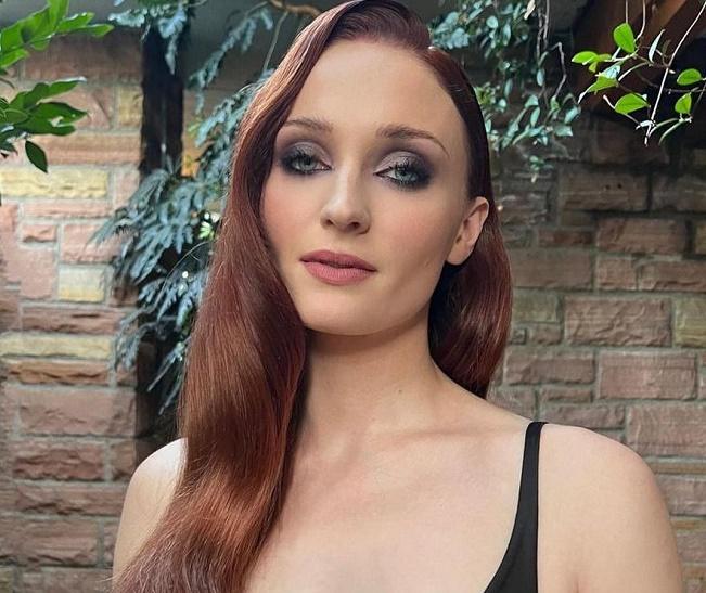 Софи Тернер застукали с английским аристократом на отдыхе в Италии