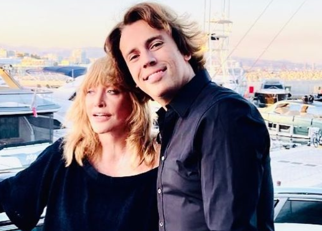 К Пугачевой и другим россиянам, получившим израильские паспорта, применили жесткие санкции