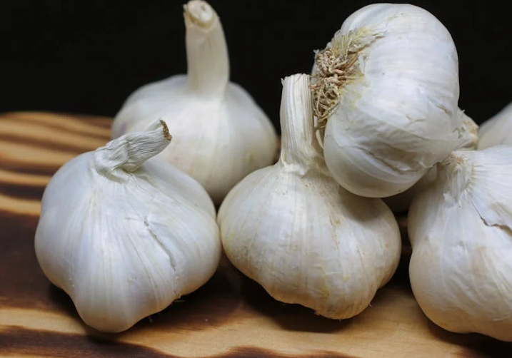 Ученые пришли к выводу, что чеснок эффективно снижает уровень сахара в крови Ученые пришли к выводу, что чеснок эффективно снижает уровень сахара в крови