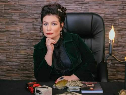 SHOT: задержанная ведьма Алена Полынь билась головой о клетку в суде (ВИДЕО) SHOT: задержанная ведьма Алена Полынь билась головой о клетку в суде (ВИДЕО)