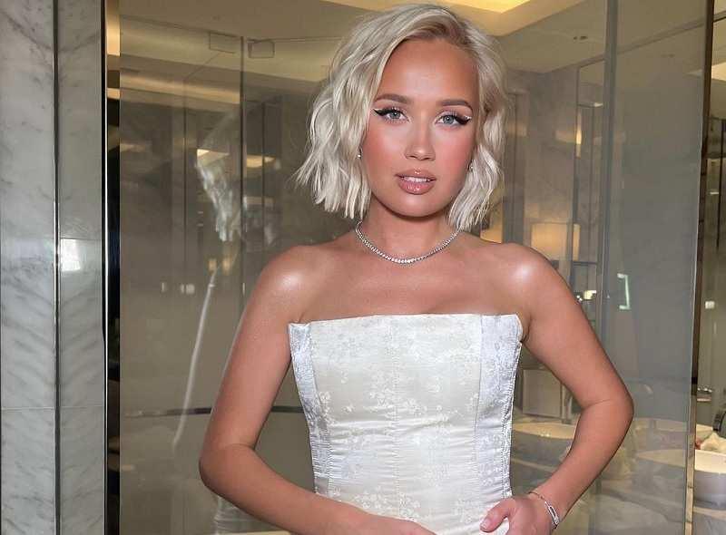 Клава Кока уехала из России ради съемок клипа