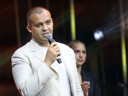 Президент IBA Кремлев призвал российских спортсменов сжечь олимпийские лицензии