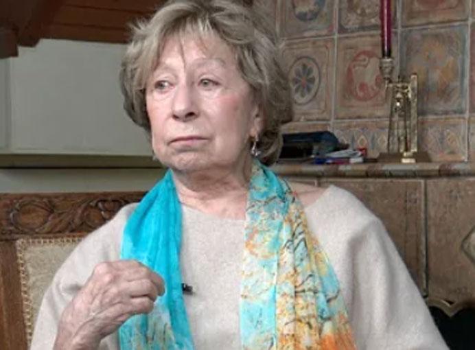 Бородин предложил не жалеть Ахеджакову, несмотря на её возраст