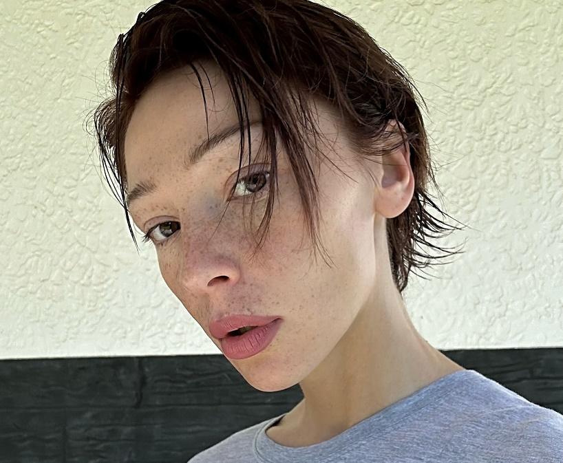 Настя Ивлеева вышла на публику с кольцом на безымянном пальце