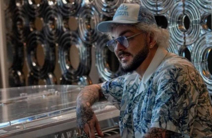 Филипп Киркоров продавал мороженое в ГУМе в новом имидже