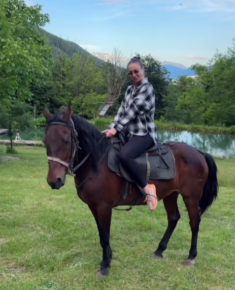 Ольга Бузова объяснила, что ее объединяет с лошадьми