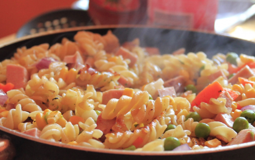 Стоматолог Филлипс рассказала, почему вредно перекусывать после обеда Стоматолог Филлипс рассказала, почему вредно перекусывать после обеда