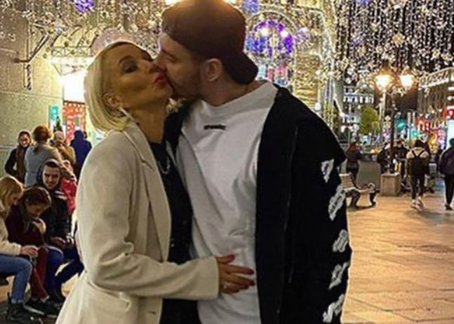 Игорь Макаров заявил, что продолжает жить вместе с Лерой Кудрявцевой