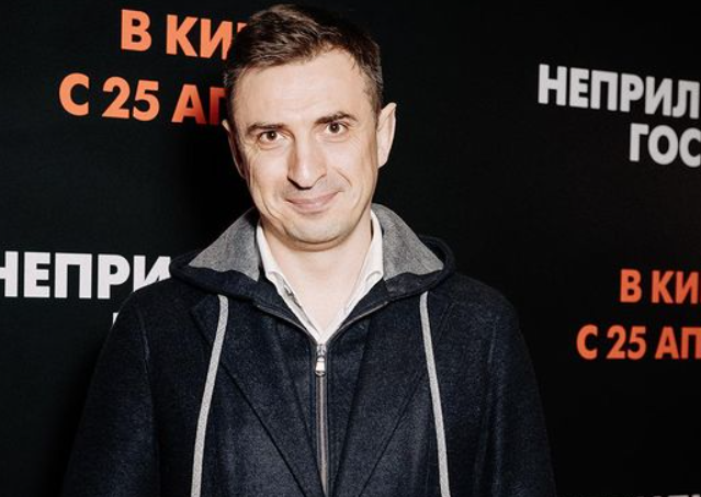 Актер Алексей Гаврилов признался, что мечтает вернуться в сериал «Универ» Актер Алексей Гаврилов признался, что мечтает вернуться в сериал «Универ»