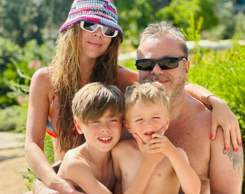 Наталья Подольская и Владимир Пресняков поделились семейными фото из Турции