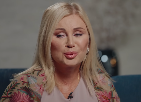 Вика Цыганова перед интервью Юрию Дудю дала слово «не бить ему морду» Вика Цыганова перед интервью Юрию Дудю дала слово «не бить ему морду»