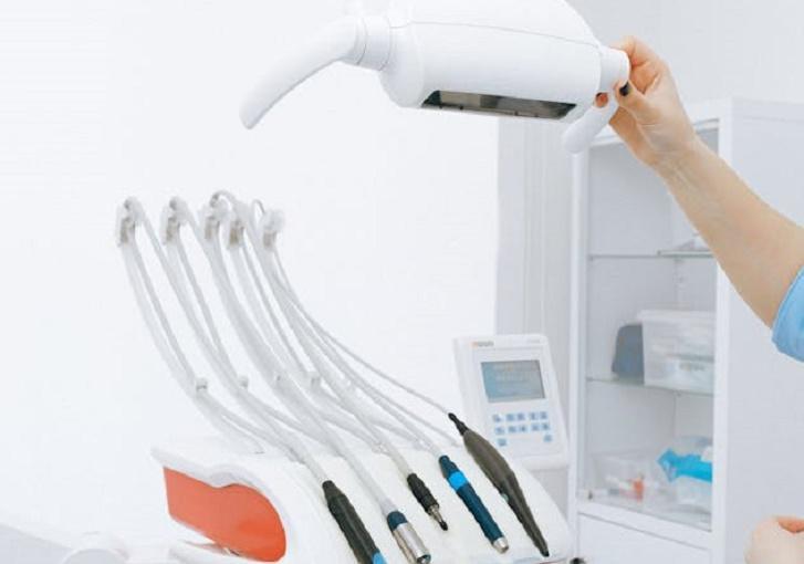 Стоматолог Глуходед назвал проблемы, связанные с отсутствием зубов