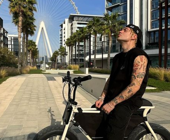 Продюсер Дворцов объяснил падение популярности рэпера Элджея Продюсер Дворцов объяснил падение популярности рэпера Элджея