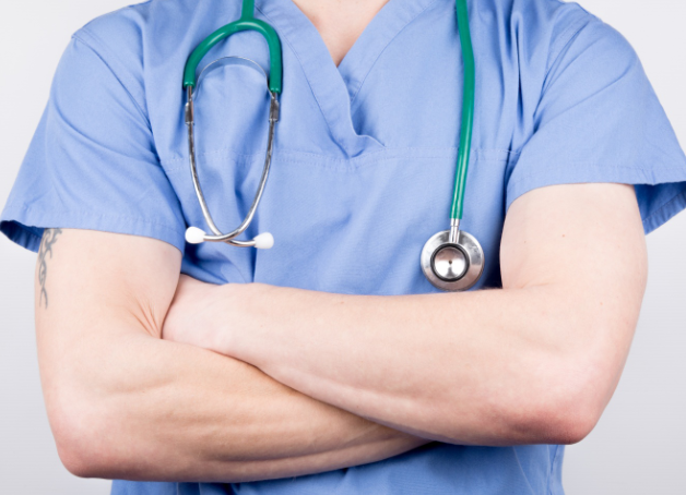 Биолог Наполов посоветовал употреблять черешню, если мерзнут руки