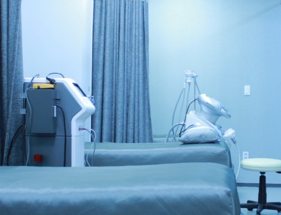 В Британии девушка узнала о раке мозга после обследования из-за онемения лица