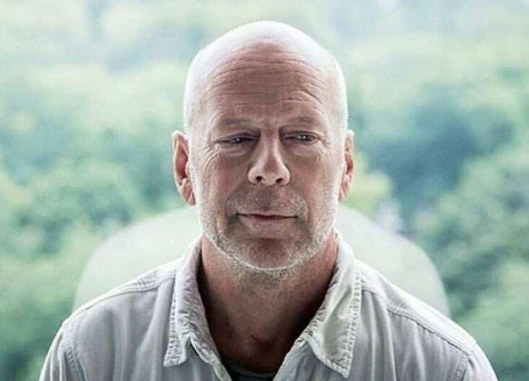 Близкие Брюса Уиллиса отметили выпускной его дочери Мэйбл Близкие Брюса Уиллиса отметили выпускной его дочери Мэйбл