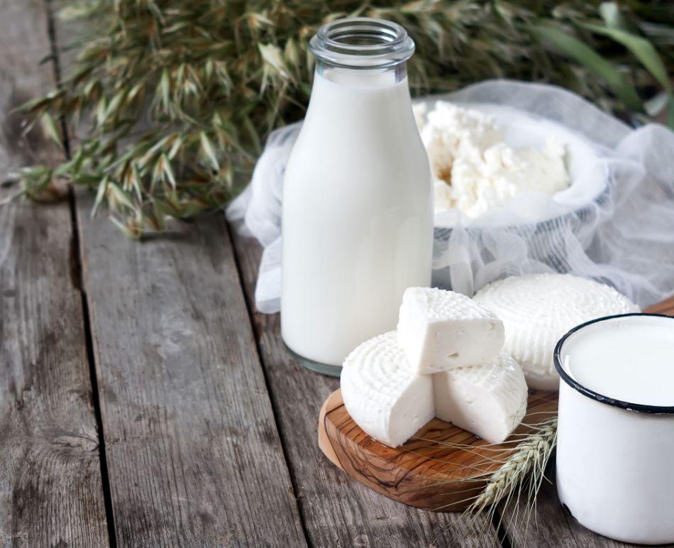 Инфекционист Неронов предостерег от употребления в жару молочных продуктов и яиц