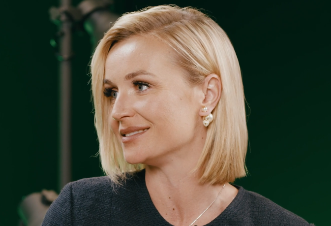 Исхаков призвал не позориться Гагарину, которая позвонила ему на шоу "Контакты"