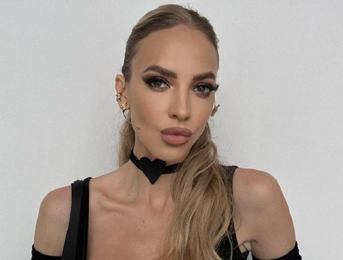 Юмористка Надежда Сысоева намекнула на готовность к свадьбе с Сашей Стоуном