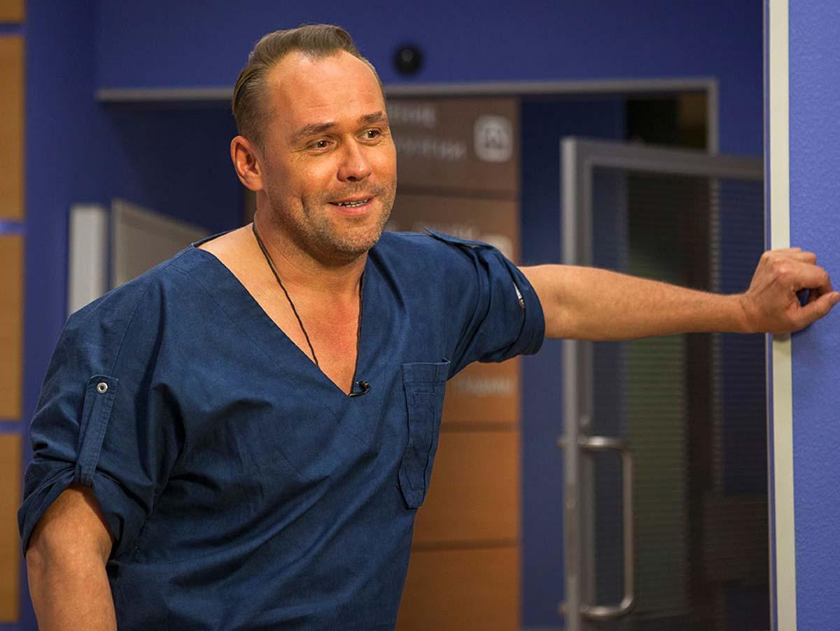 Холостяк Максим Аверин заявил, что о его женитьбе журналисты узнают последними