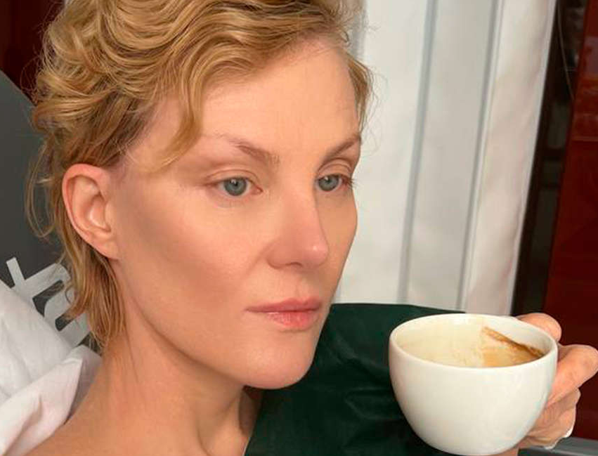 Уехавшая во Францию Рената Литвинова показала себя без косметики