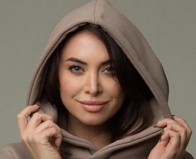 Потерявшая двух сестёр Наталья Фриске споёт на премии Муз-ТВ с «Блестящими»