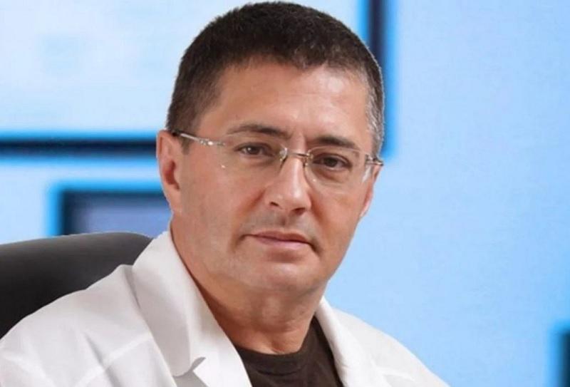 Терапевт Мясников объяснил, как избавиться от боли в ногах без лекарств