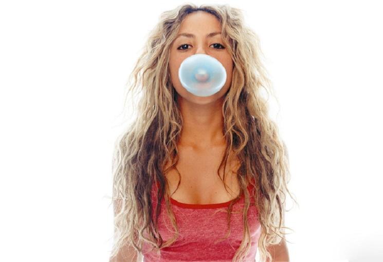 NYP: Школьники начали массово заострять скулы жвачкой