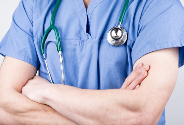 Американские ученые назвали эффективные методы защиты пожилых людей от падений