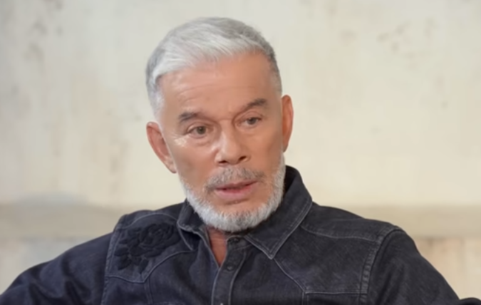 Жена Олега Газманова без бюстгальтера искупалась в озере