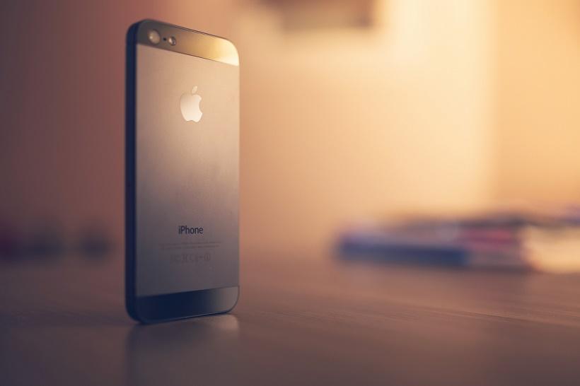 На Reddit показали iPhone без камер для работников атомных электростанций На Reddit показали iPhone без камер для работников атомных электростанций