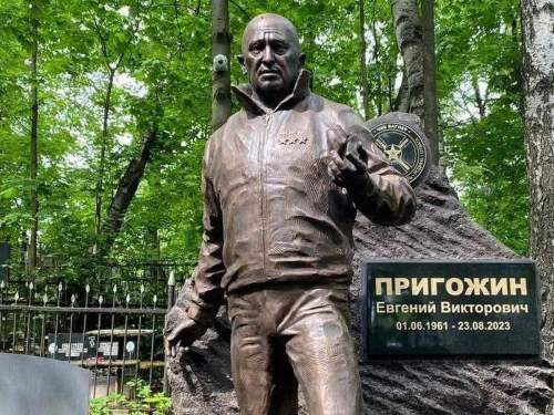 &laquo;Пригожин жив&raquo;: экс-сотрудник главы ЧВК &laquo;Вагнер&raquo; сделал неожиданное заявление