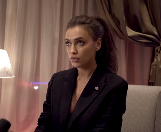 Ирина Шейк в топе без бюстгальтера снялась в фотосессии для Aritzia Ирина Шейк в топе без бюстгальтера снялась в фотосессии для Aritzia