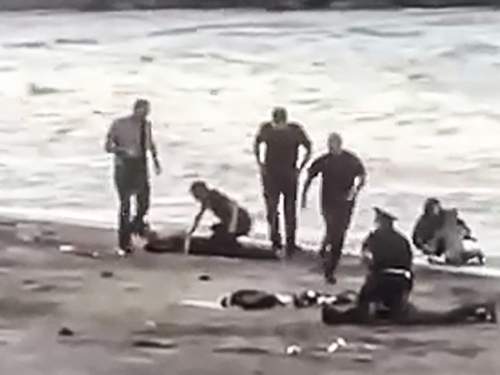 В Дагестане при отражении атаки боевиков погибли 15 полицейских В Дагестане при отражении атаки боевиков погибли 15 полицейских