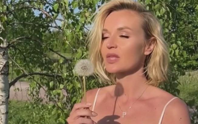 Гагарина заявила, что ей предлагали съемки в космосе Гагарина заявила, что ей предлагали съемки в космосе