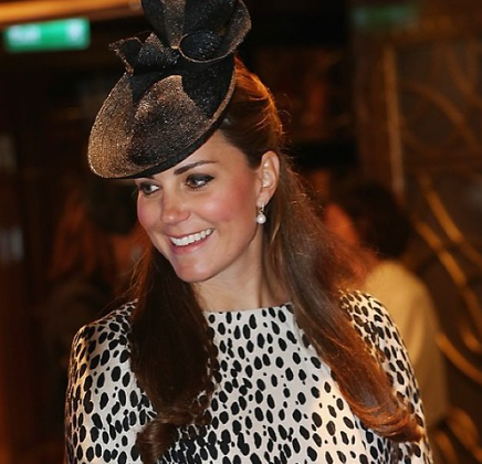 На скачках в Аскоте с матерью Кейт Миддлтон случился конфуз