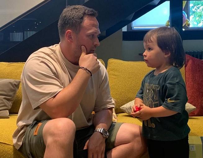 Фитнес-блогер Алексей Столяров показал подросшую внучку Сергея Шойгу