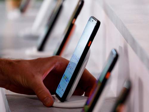 В России хотят запретить смартфоны Apple без доступа к RuStore