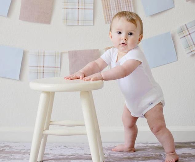 Педиатр Зайниддинова предупредила, что перегрев вызывает потницу у ребёнка