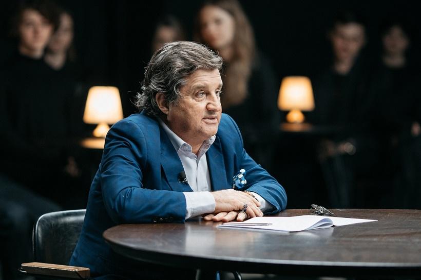 Отар Кушанашвили после операции потерял дар речи и стал общаться жестами Отар Кушанашвили после операции потерял дар речи и стал общаться жестами