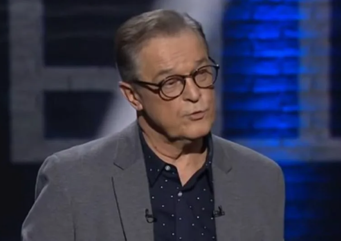 Светлана Немоляева считает недостойным «переобувание» актера Калныньша