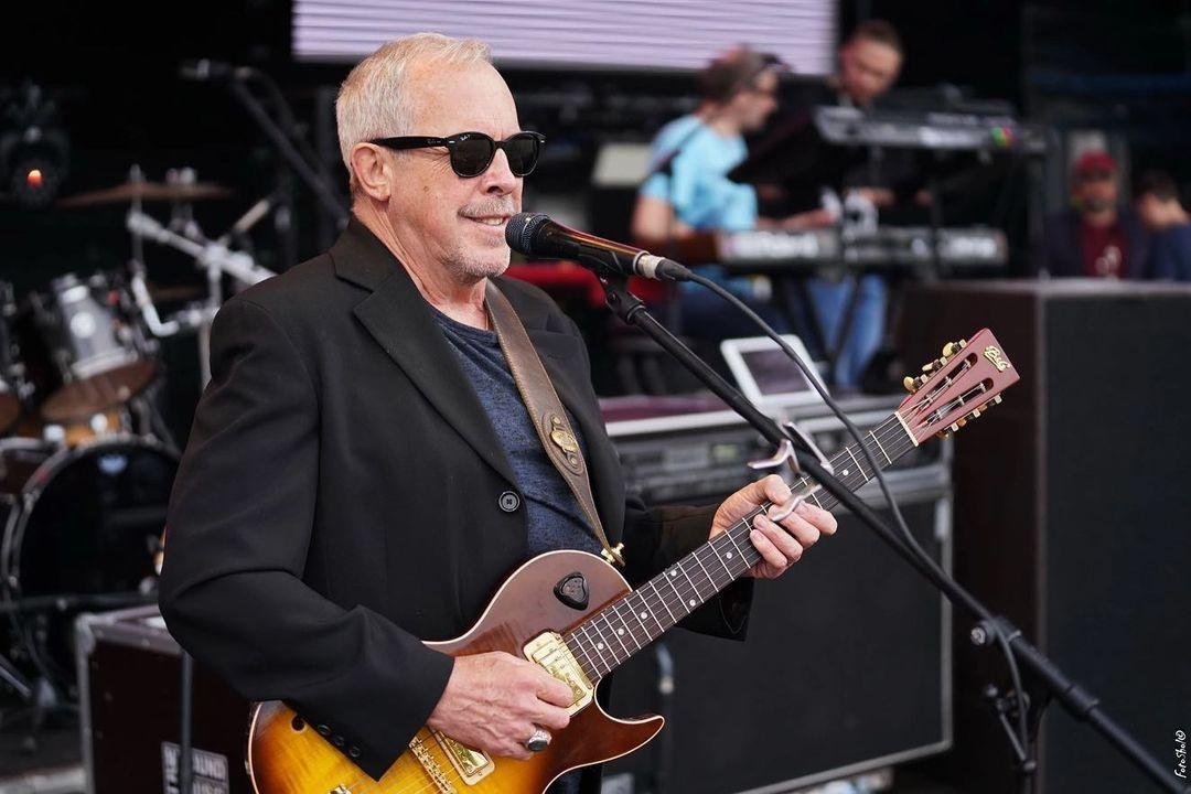 Селин из «Улиц разбитых фонарей» призвал Макаревича «не изливать яд на Россию» Селин из «Улиц разбитых фонарей» призвал Макаревича «не изливать яд на Россию»