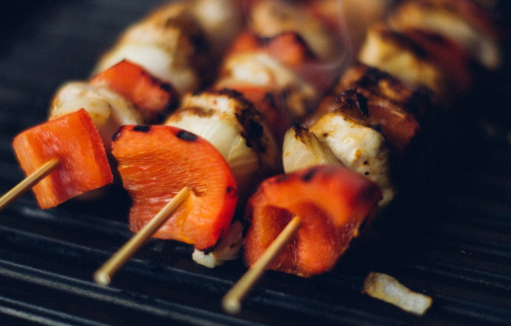 Врач Жарова рассказала, чем лучше запивать и заедать шашлыки Врач Жарова рассказала, чем лучше запивать и заедать шашлыки