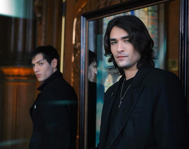 Медиум Шепс в ироничной манере ответил на вопрос об общении с младшим братом