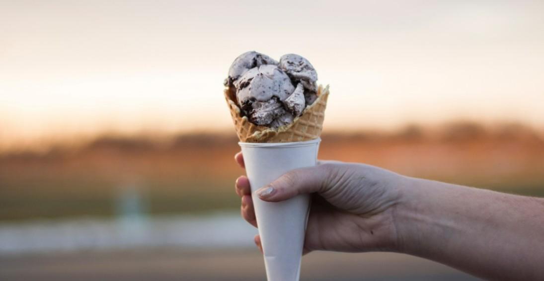 Эндокринолог Павлова заявила, что частое употребление мороженого вызывает акне