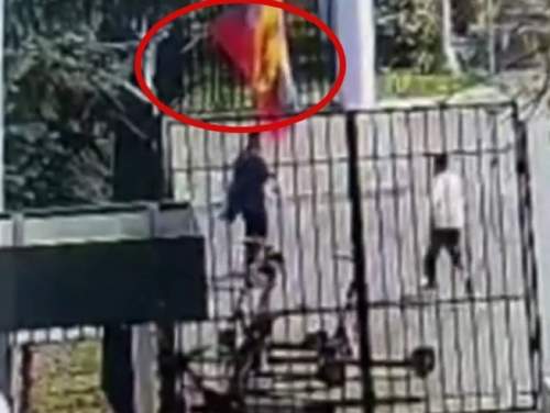 Пьяный россиянин сжег флаг РФ в Подмосковье и получил 10 лет тюрьмы (ФОТО, ВИДЕО) Пьяный россиянин сжег флаг РФ в Подмосковье и получил 10 лет тюрьмы (ФОТО, ВИДЕО)