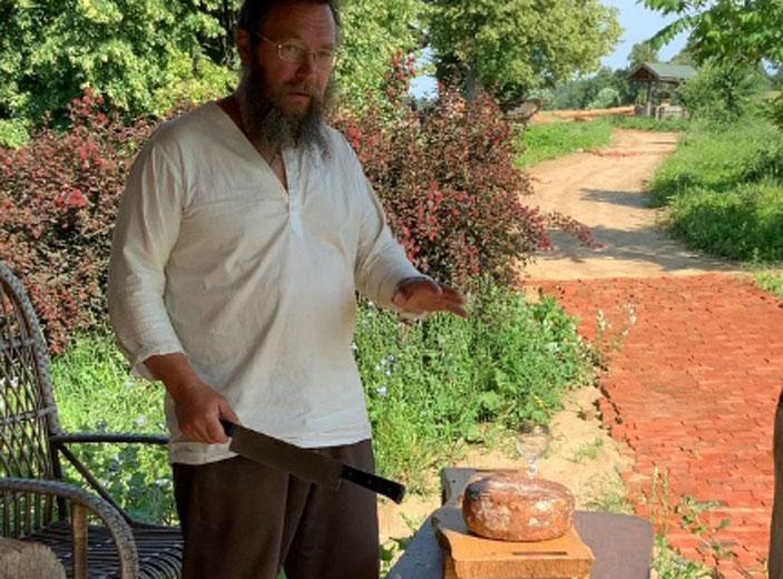 Стерлигов пожаловался на дешевизну своего сыра, который продаёт за 120 тысяч Стерлигов пожаловался на дешевизну своего сыра, который продаёт за 120 тысяч