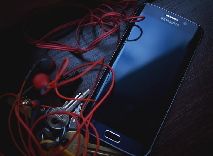 Эксперт Шарков сообщил, как бороться с перегруженностью памяти смартфона