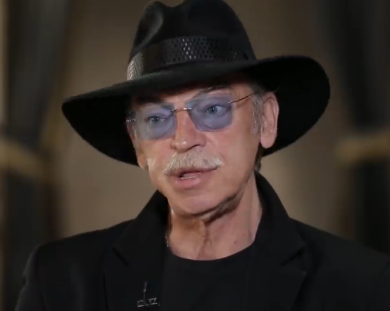 Внучка Михаила Боярского похвасталась пышной грудью в бикини Внучка Михаила Боярского похвасталась пышной грудью в бикини