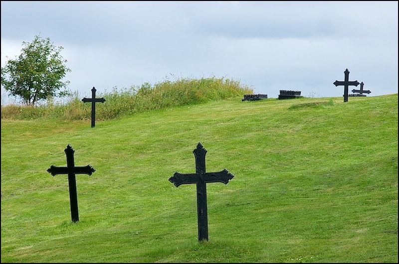 В РПЦ сообщили о правилах установки фотографий на могилах